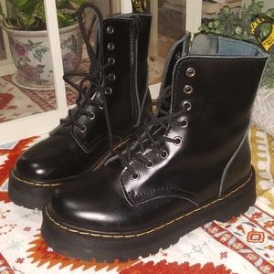 Dr. Martens Jadon